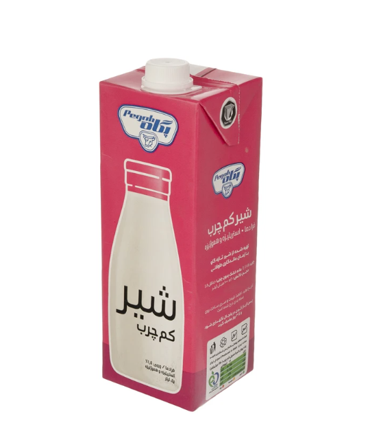 26 شیر کم چرب پگاه یک لیتری در بستهبندی تتراپک صورتی با درب سفید